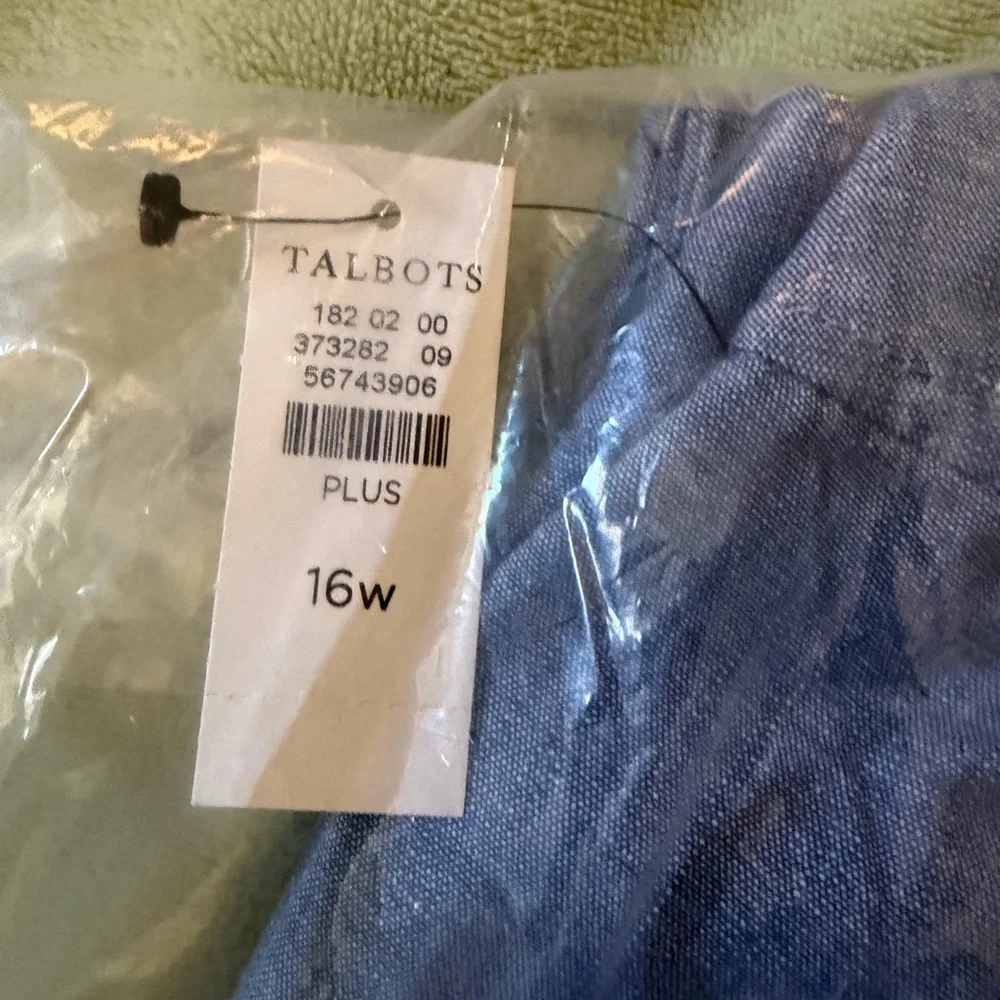 Talbots Light Blue Linen-Blend capris - Picture 2 of 2